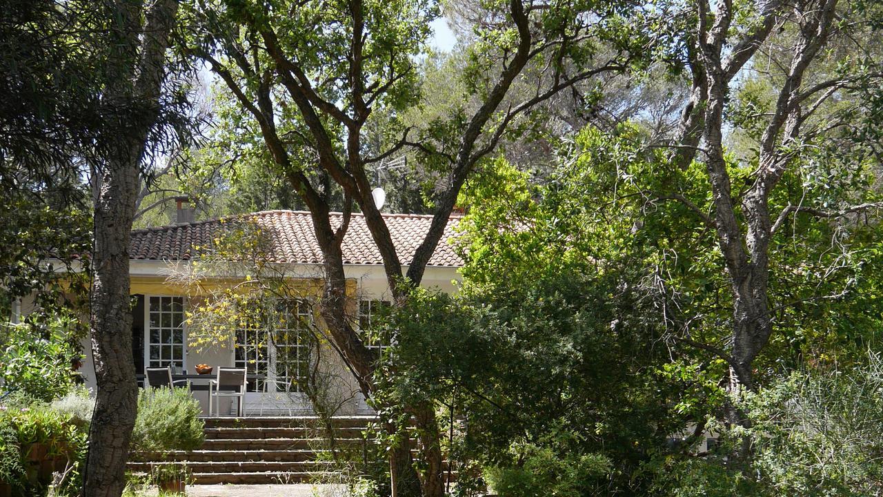 La Maison Blanche Bed & Breakfast Saint Aygulf Exterior photo