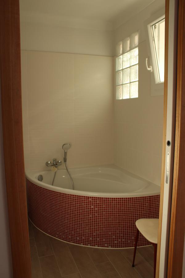La Maison Blanche Bed & Breakfast Saint Aygulf Exterior photo